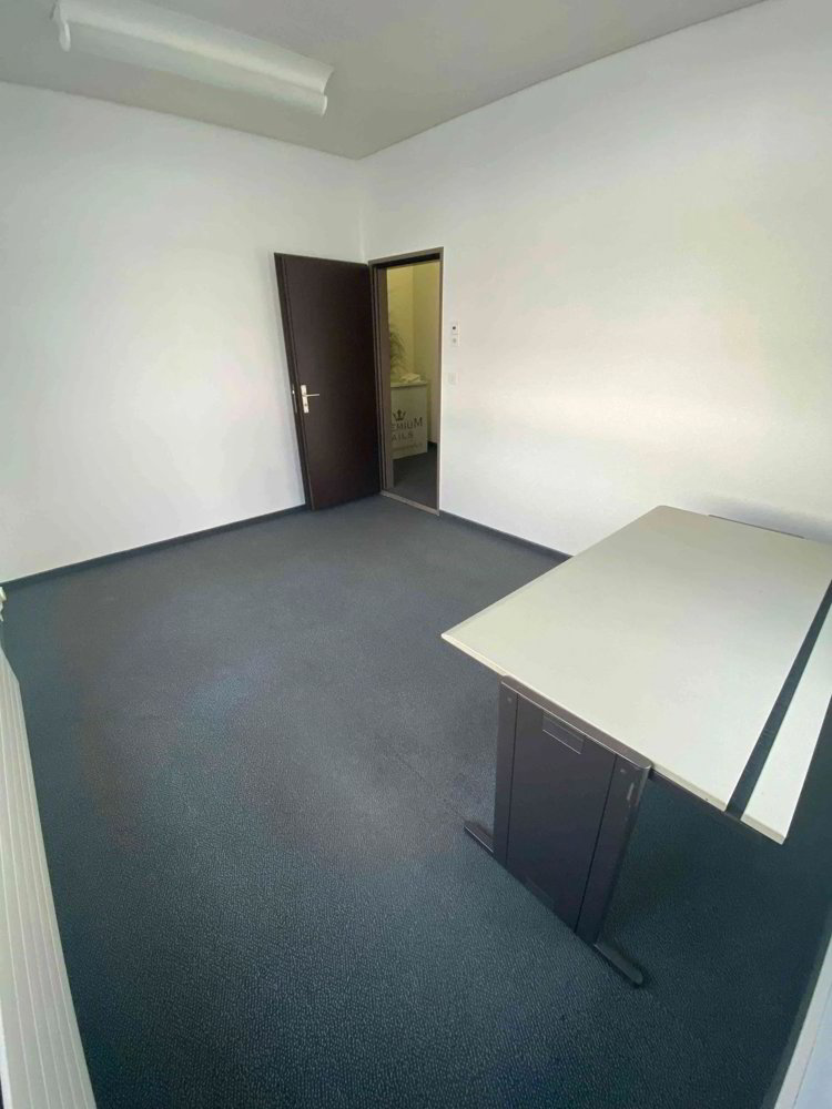 1 rooms Office & Commercial for rent in Au SG - image 1/3