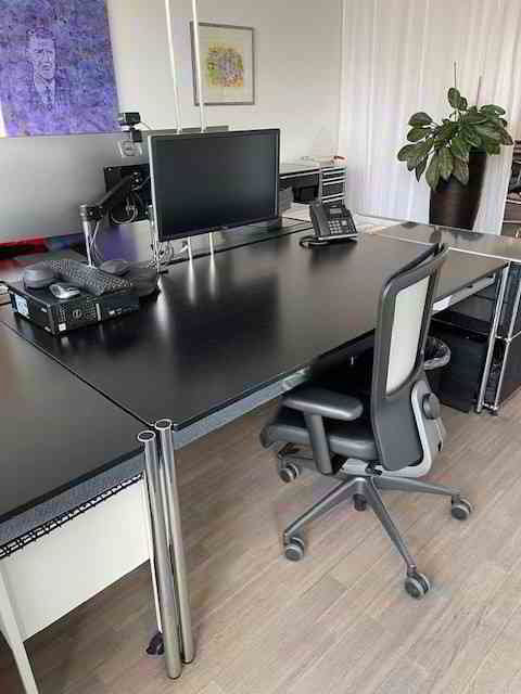 1 rooms Office & Commercial for rent in Zoug - image 1/4