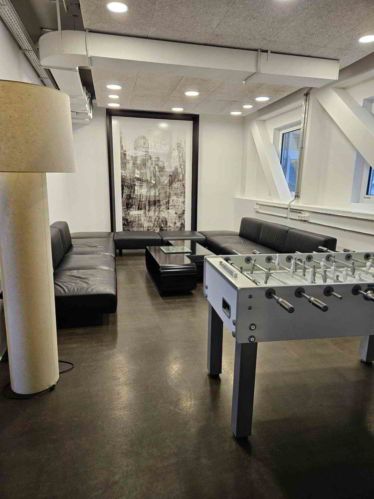 1 rooms Office & Commercial for rent in Zürich - image 1/8