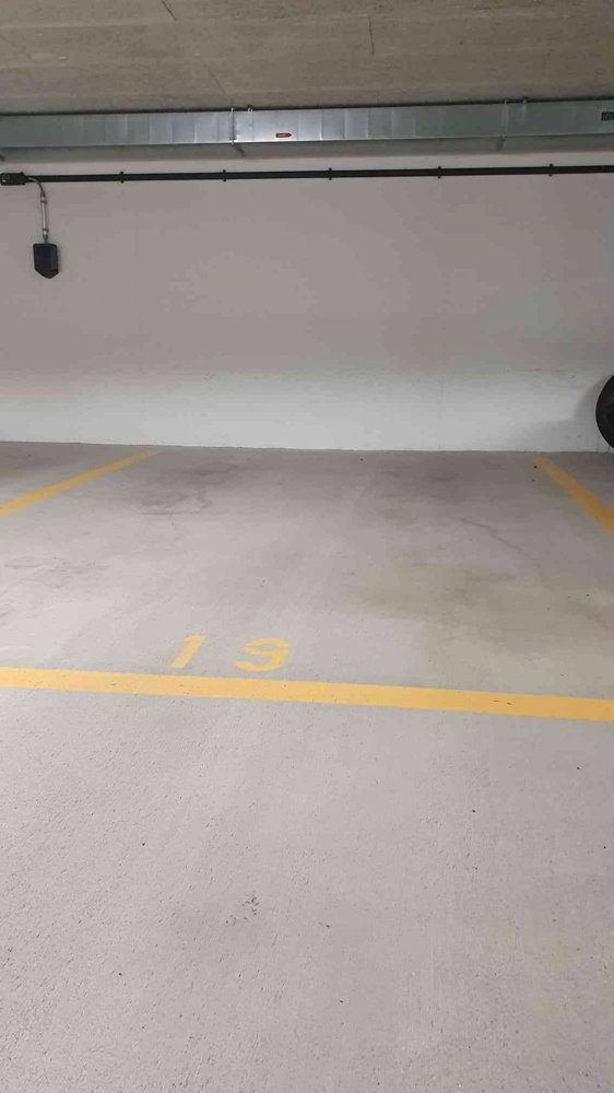 Parking, garage null pièces à louer à Güttingen - image 1/2