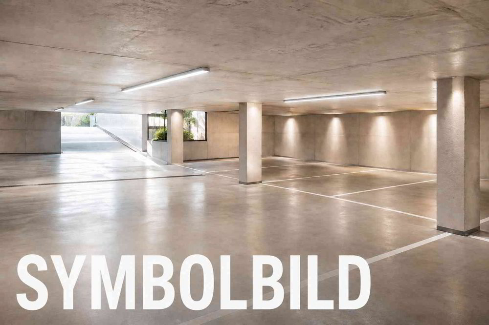 2.5 rooms Car park, garage for rent in Suhr - image 1/1