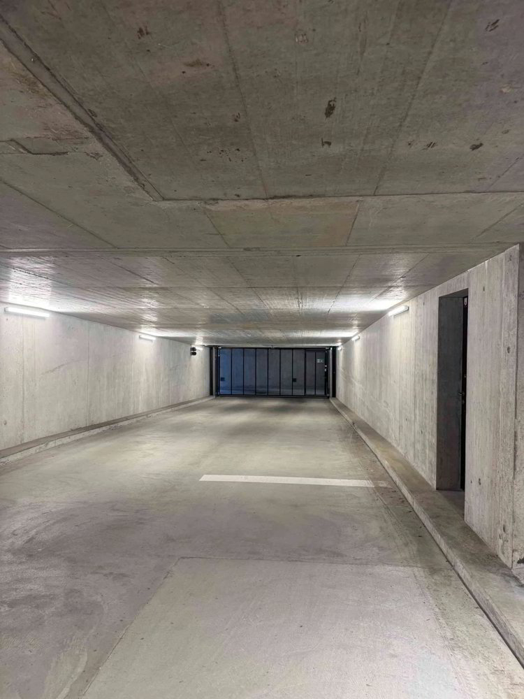 null rooms Car park, garage for rent in Rombach - image 1/3