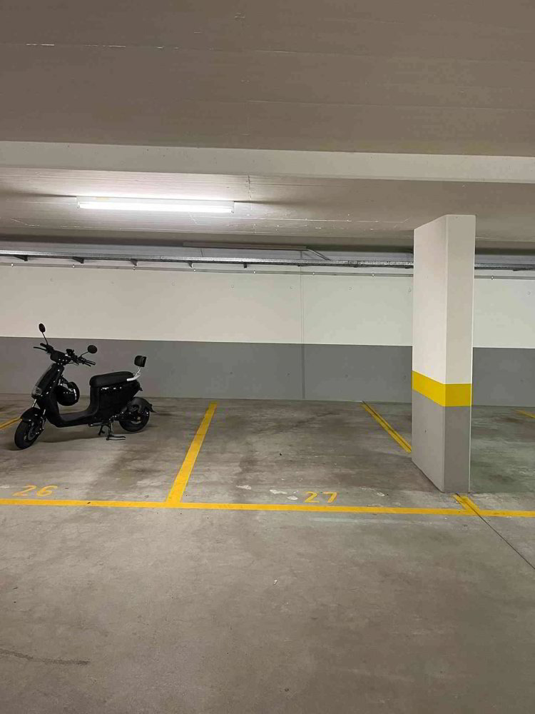 Tiefgaragen-Parkplatz mit Elektro-Ladestation - Imbisbühlhalde /-steig - Ansicht 2