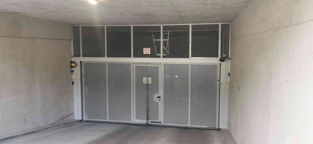 null rooms Car park, garage for rent in Baden - image 1/3