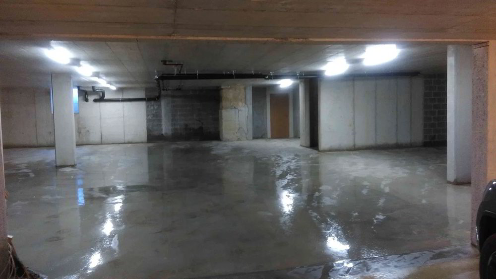 null rooms Car park, garage for rent in Kreuzlingen - image 1/2