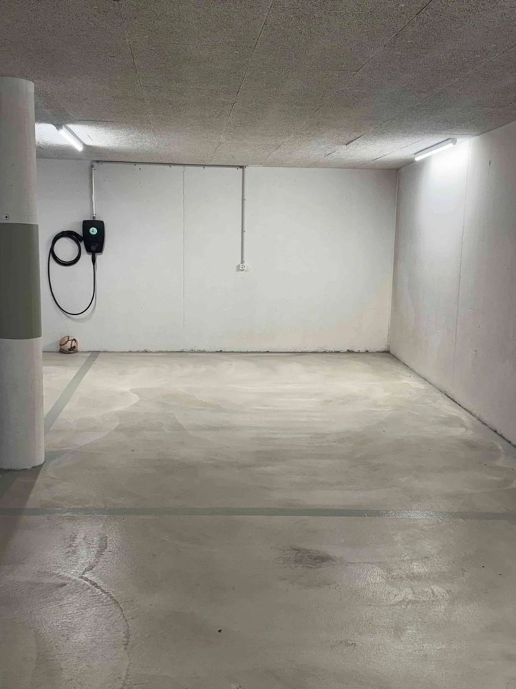 null rooms Car park, garage for rent in Oberägeri - image 1/1