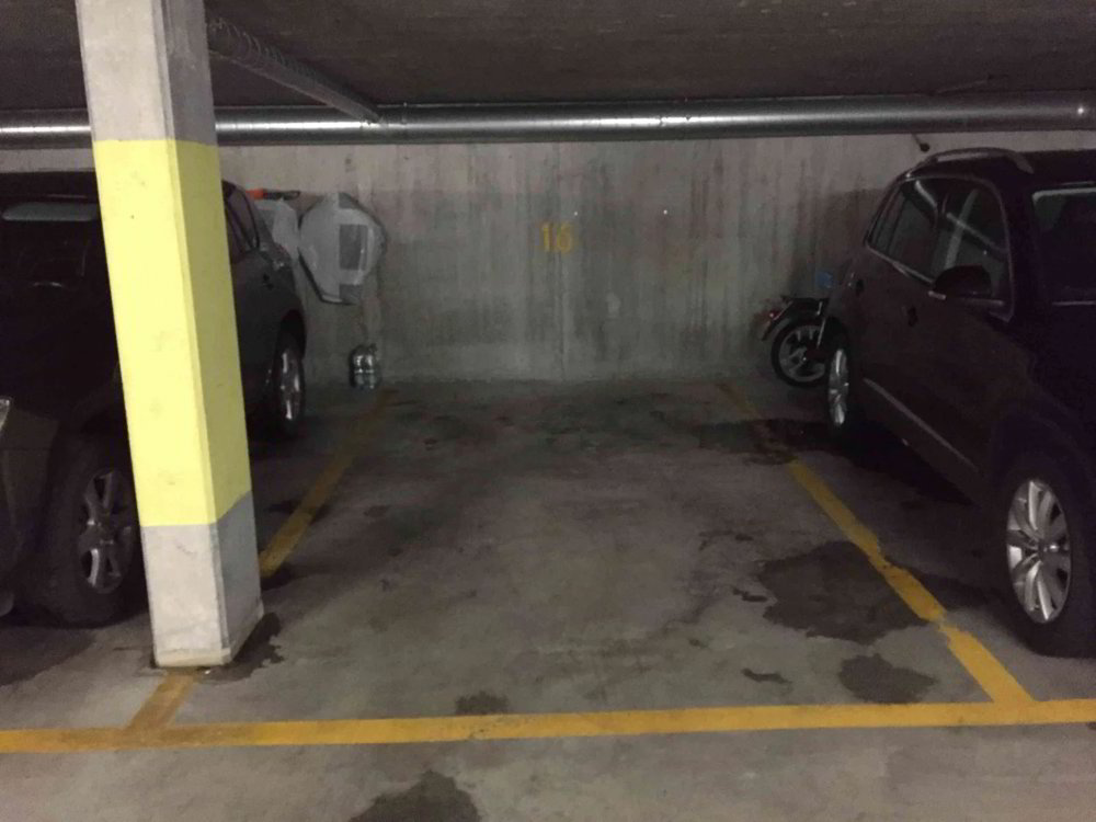 Grosszügiger, heller Tiefgaragenplatz beim Bahnhof Sargans - Ansicht 2