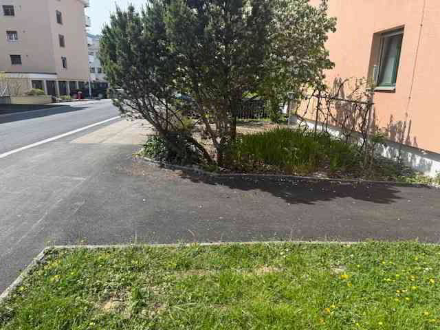 null rooms Car park, garage for rent in Lachen SZ - image 1/3
