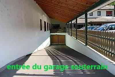 Places de parc dans garage souterrain chauffé, à 5 min. de Delémont - Ansicht 3