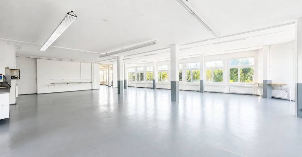 null rooms Office & Commercial for rent in Bussigny - image 1/4