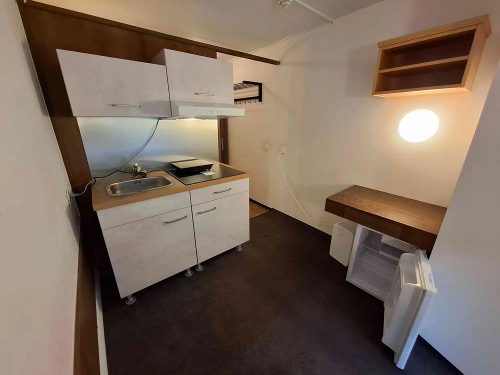 7031 Laax, "Haus Marcau-Camona" ( 8 x Studio als Hostel, Airbnb, ..) - Ansicht 2