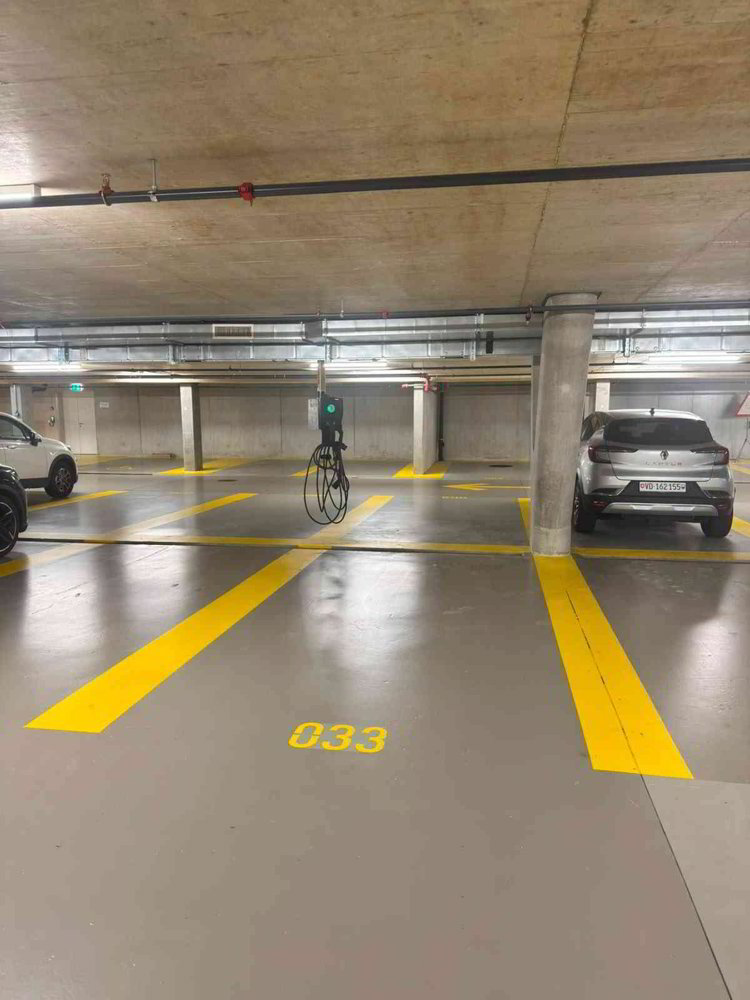 Parking, garage null pièces à louer à Crissier - image 1/3