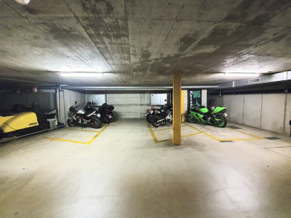 null rooms Car park, garage for rent in Winterthur - image 1/2