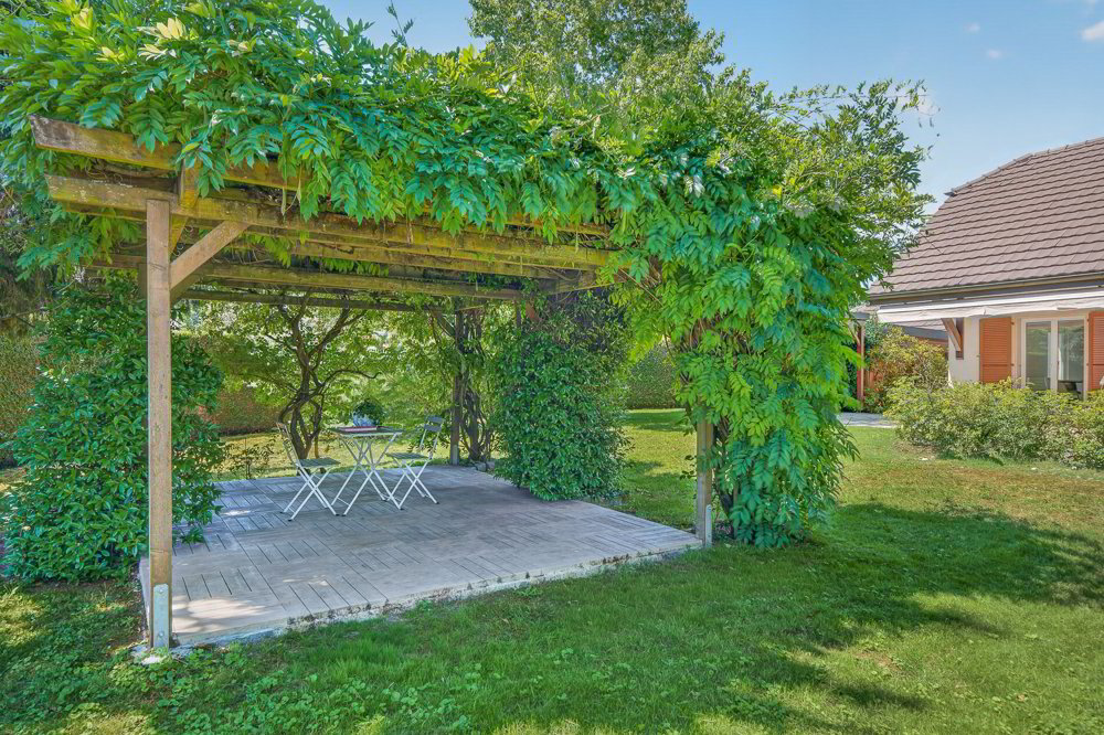 5 rooms House to buy in Genolier - image 1/13