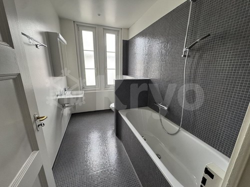 4 rooms Apartment for rent in Lausanne - image 1/8