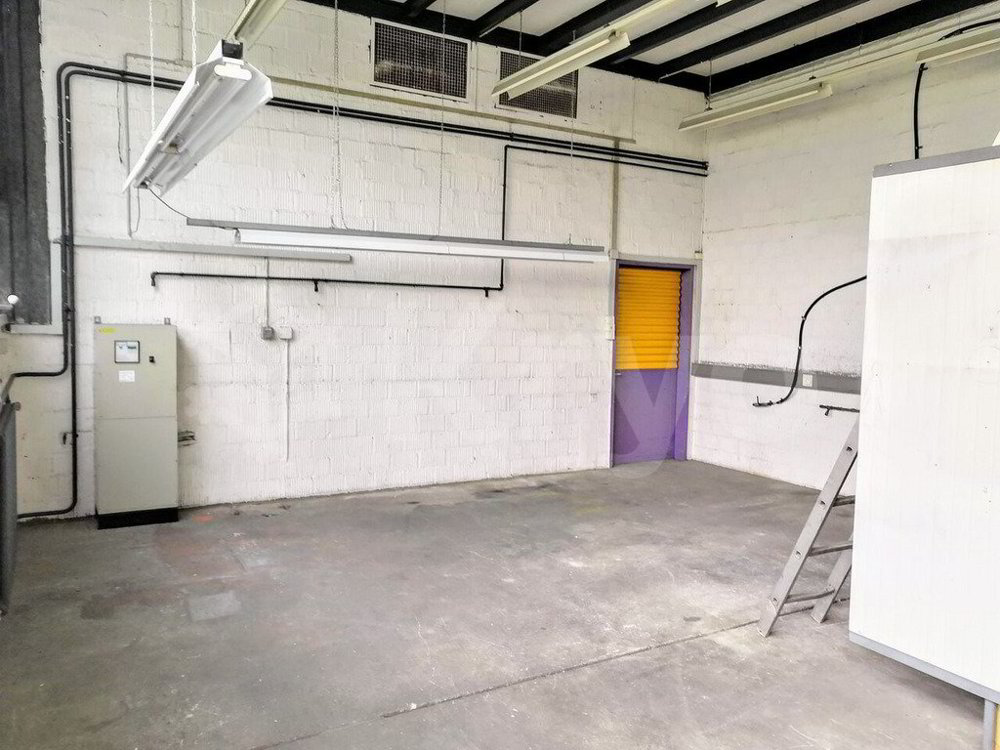 Porrentruy, Verkaufsfläche von 330 m² zu vermieten - Mehr