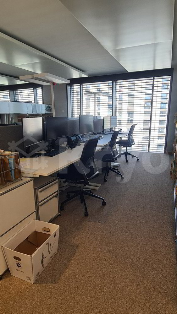 null rooms Office & Commercial for rent in Grand-Lancy - image 1/6