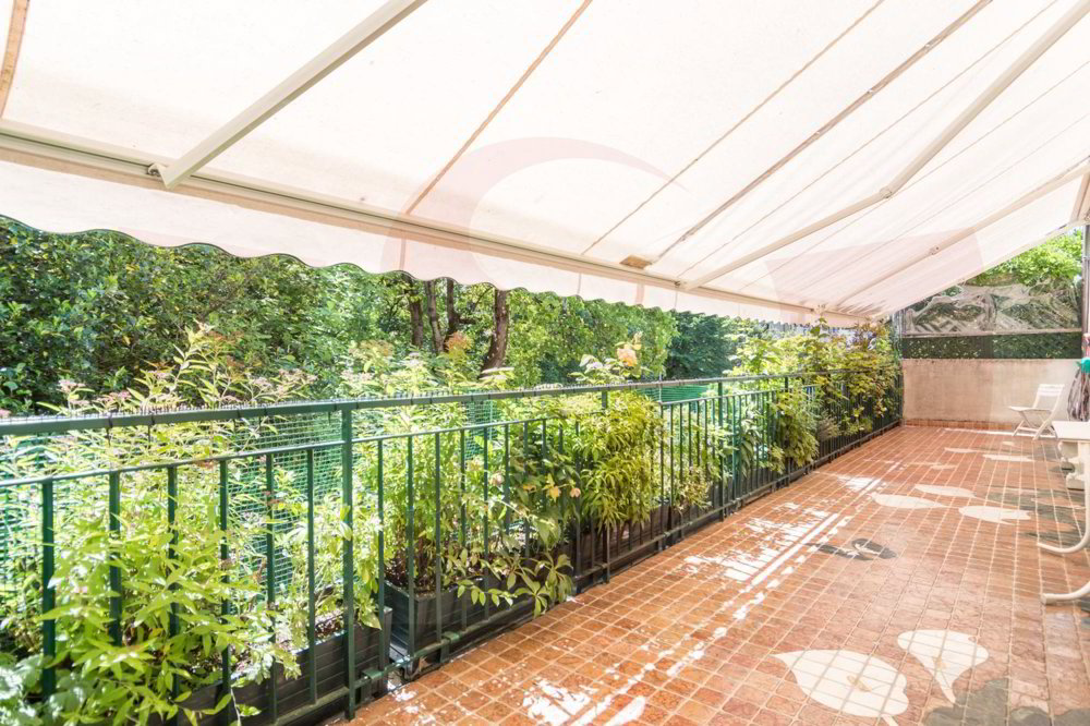 2 rooms Apartment to buy in Genf - image 1/10