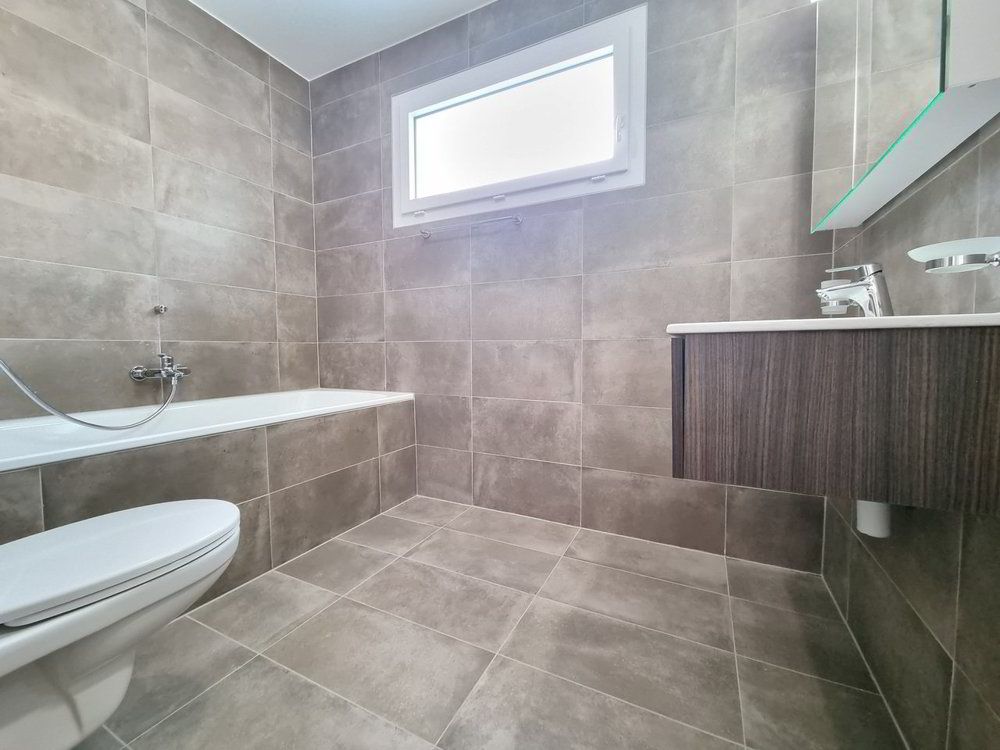 4 rooms Apartment to buy in Ollon VD - image 1/12