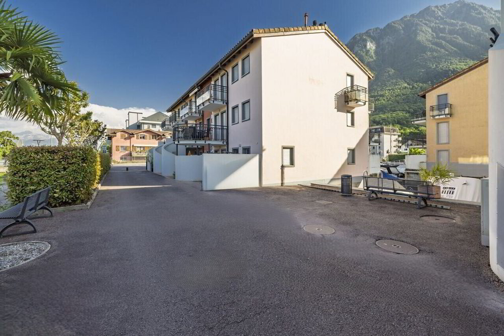 2 rooms Apartment to buy in Bouveret - image 1/13