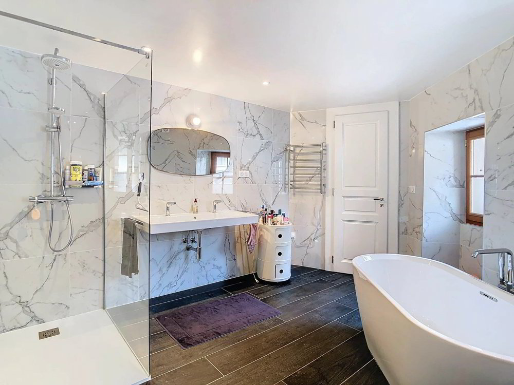 5 rooms Apartment to buy in Les Marécottes - image 1/9