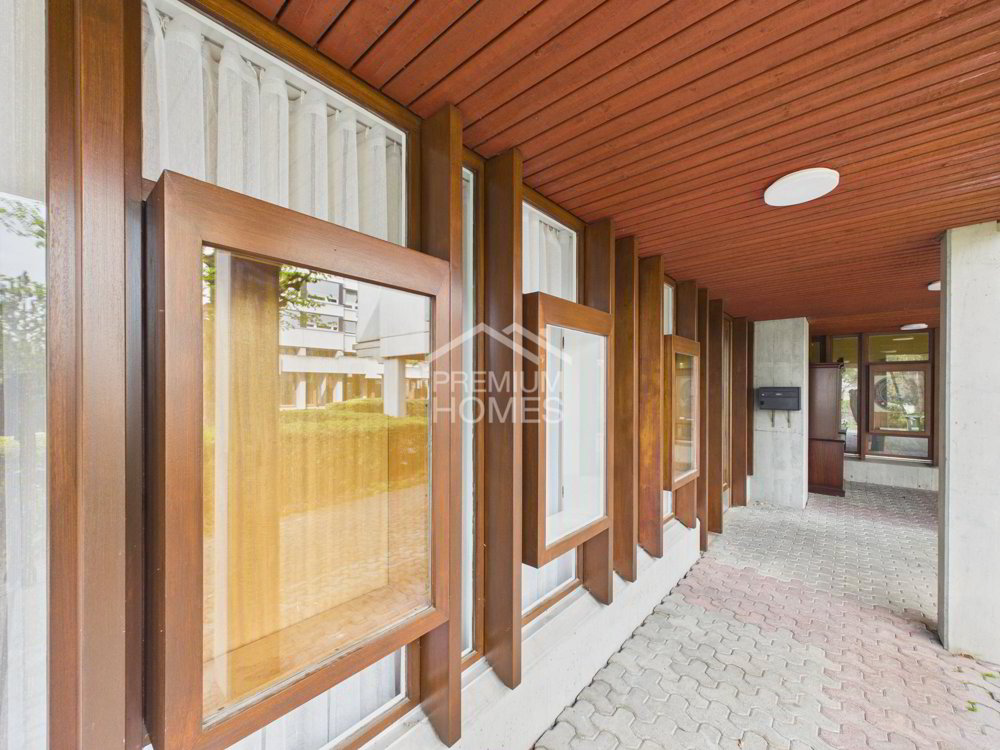 1 rooms Office & Commercial to buy in Emmen - image 1/10