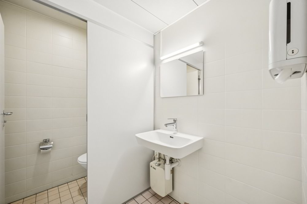 null rooms Office & Commercial for rent in Zürich - image 1/10