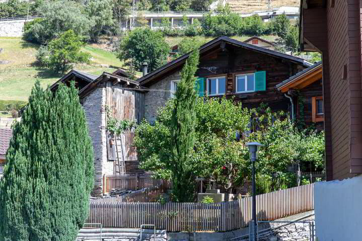 3.5 rooms Apartment to buy in Hohtenn - image 1/12