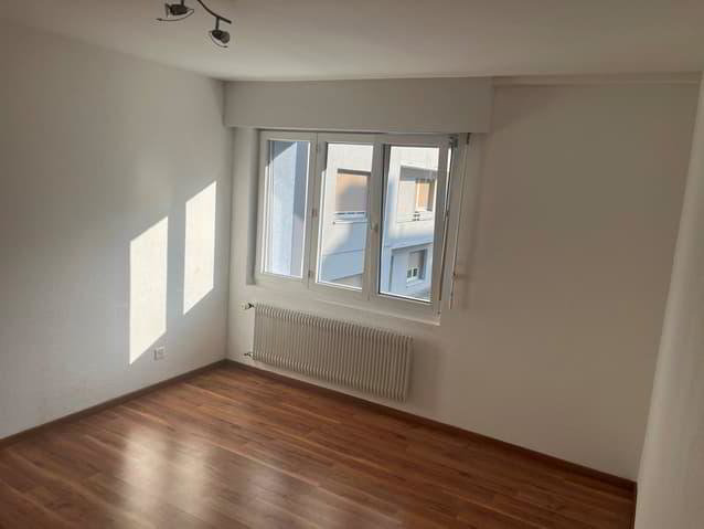 Appartement 4 pièces à louer à Martigny - image 1/10
