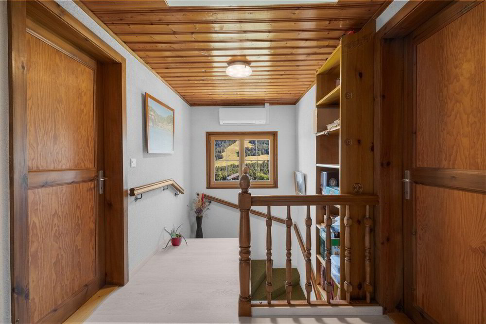 8 rooms House to buy in Châtel-St-Denis - image 1/13