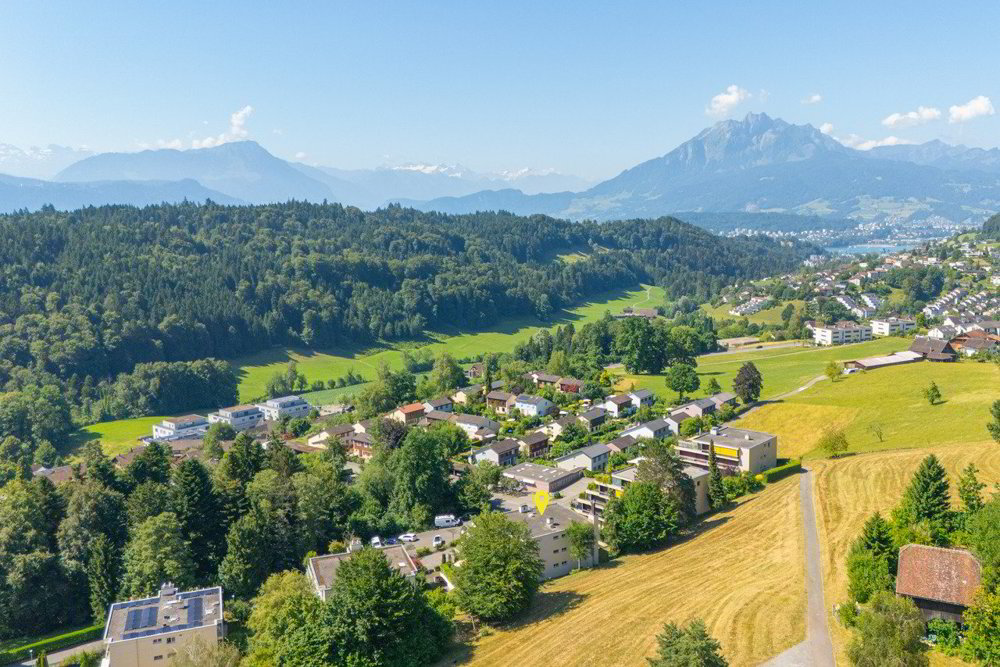 5 rooms Apartment to buy in Adligenswil - image 1/13