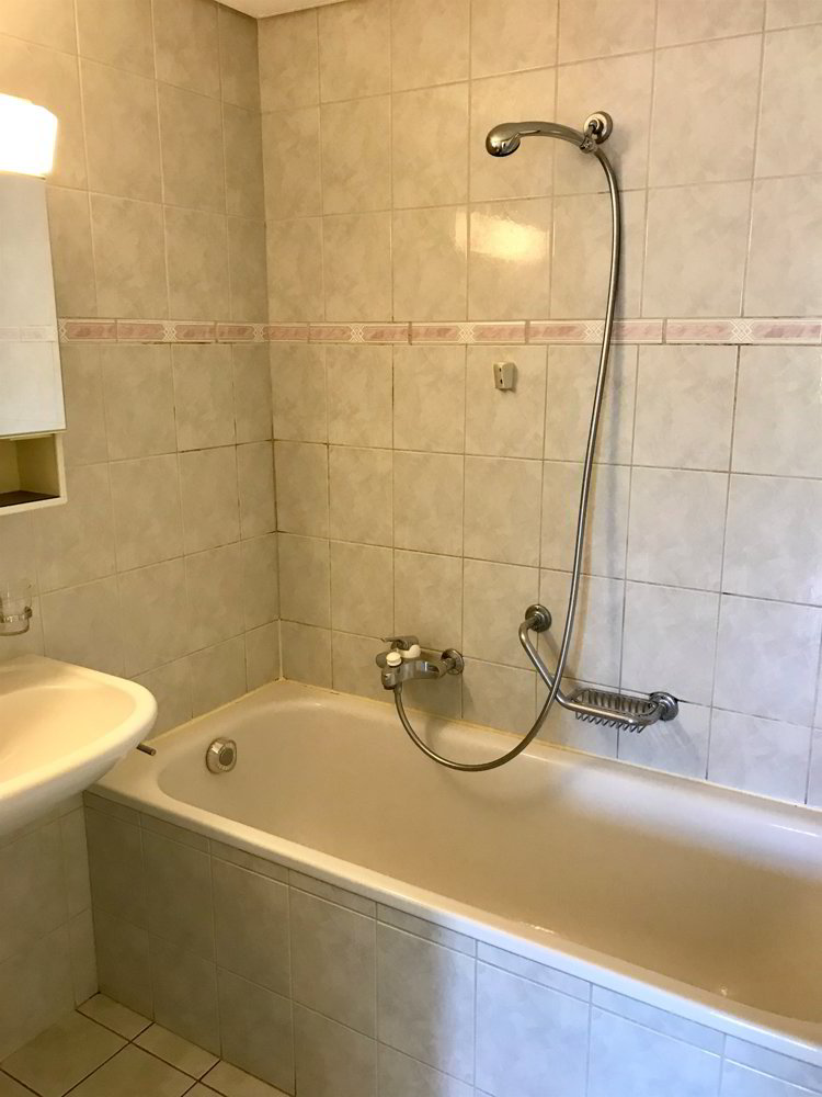 3 rooms Apartment for rent in Fribourg - image 1/5