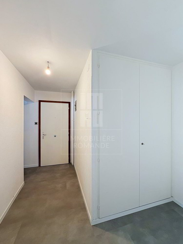 1 Zimmer Wohnung zu vermieten in La Chaux-de-Fonds - Bild 1/4