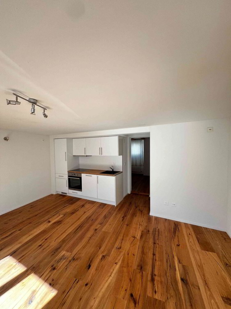 3 rooms Apartment for rent in Mollis - image 1/6