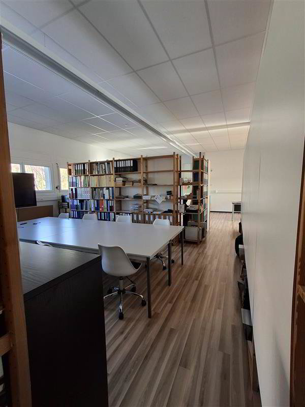 null rooms Office & Commercial for rent in Marly - image 1/9
