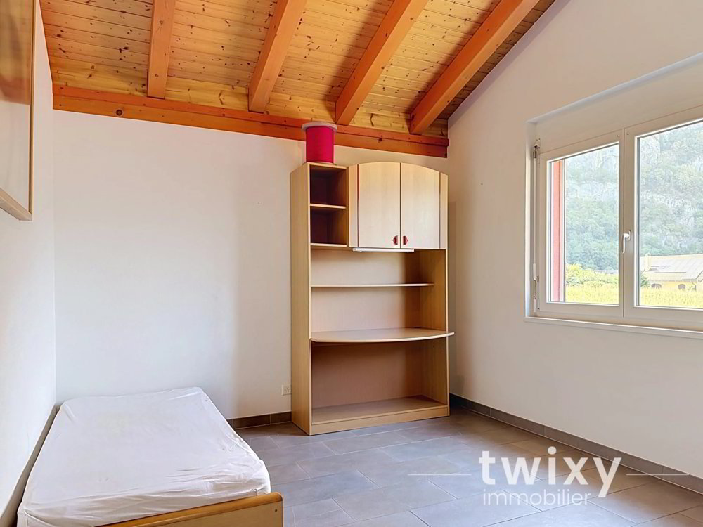 6 rooms House to buy in St-Maurice - image 1/13