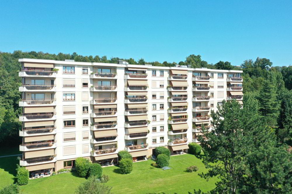 null rooms Car park, garage for rent in Lausanne - image 1/2