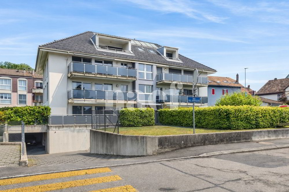5 rooms Apartment to buy in Le Landeron - image 1/8