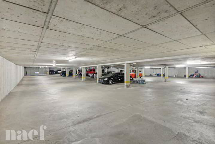 null rooms Car park, garage for rent in Bulle - image 1/1
