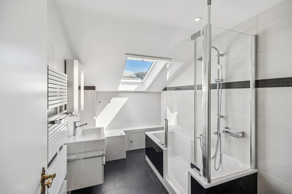 7 Zimmer Haus zum verkaufen in Aesch BL - Bild 1/5