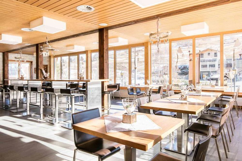 10 rooms Office & Commercial to buy in Bürchen - image 1/12
