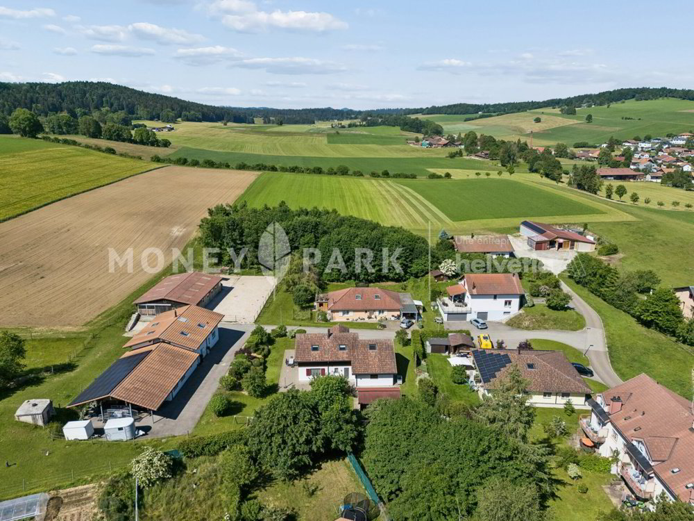 5.5 rooms House to buy in Lajoux JU - image 1/13