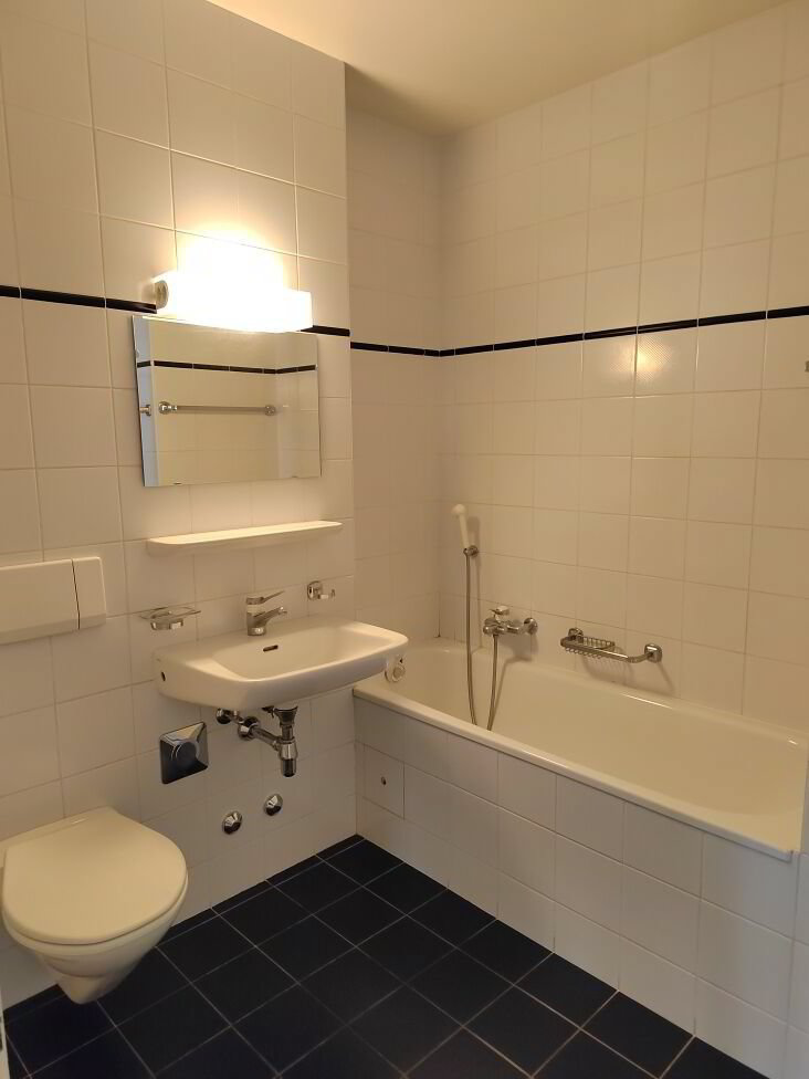 4 rooms Apartment for rent in Geneva - image 1/3