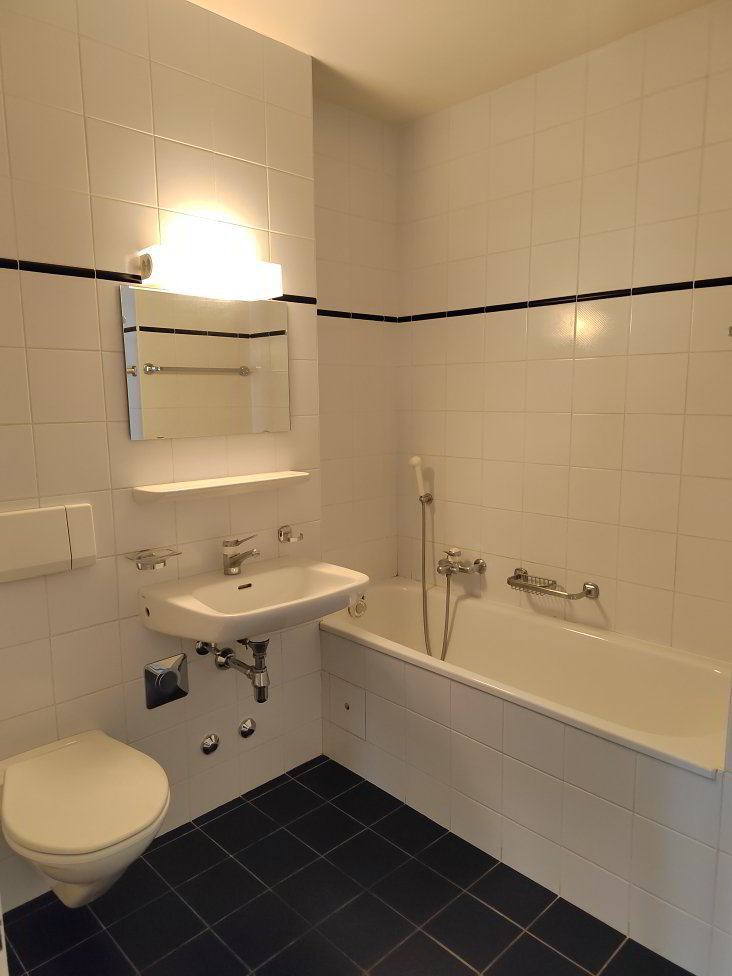 4 rooms Apartment for rent in Genève - image 1/3