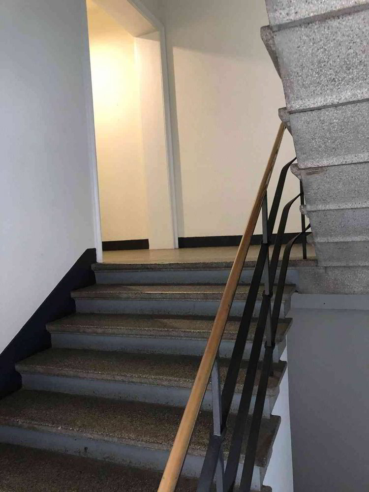 1 rooms Office & Commercial for rent in Zürich - image 1/8