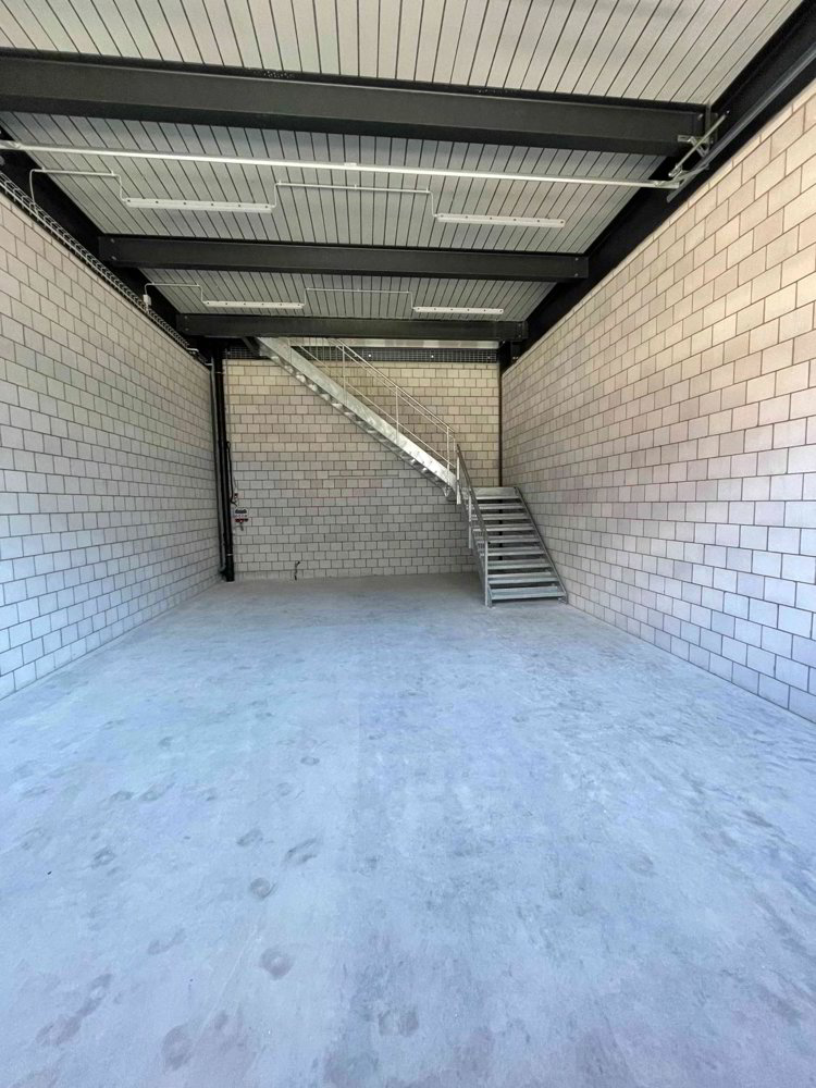 Gewerberaum / Lagerraum / Abstellplatz Fahrzeuge - Ansicht 2