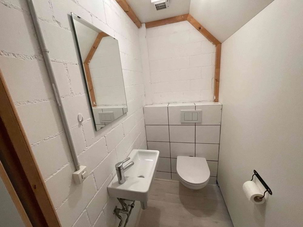 2 Zimmer Büro zu vermieten in Grenchen - Bild 1/8