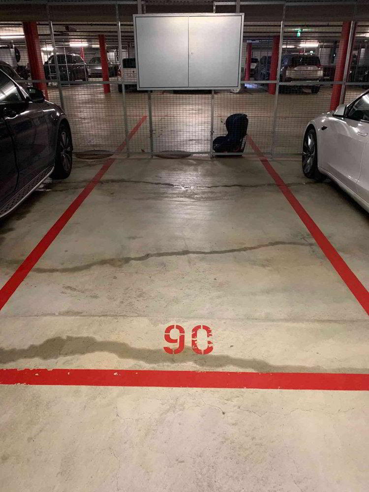 Tiefgaragenparkplatz in Neubausiedlung - Ansicht 2