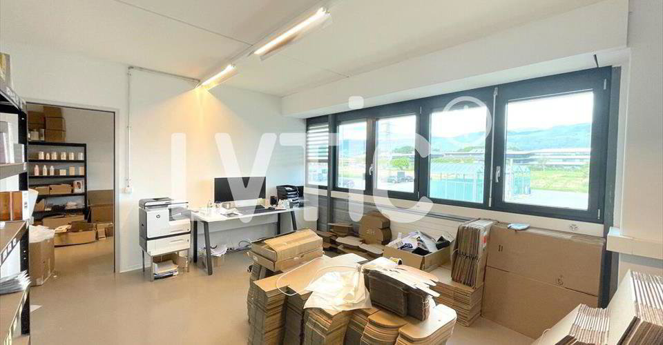 null rooms Office & Commercial for rent in Nyon - image 1/12
