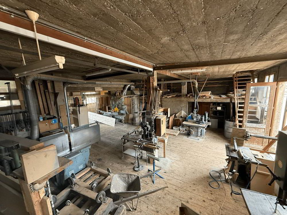 ATELIER DE CHARPENTE FERBLANTERIE MENUISERIE - Ansicht 2